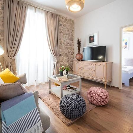 Flora-Heartbeat Old City Three Bedrooms Apartment ดูบรอฟนิก ภายนอก รูปภาพ