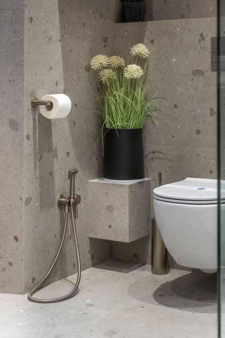 Flora-Heartbeat Old City Three Bedrooms Apartment ดูบรอฟนิก ภายนอก รูปภาพ