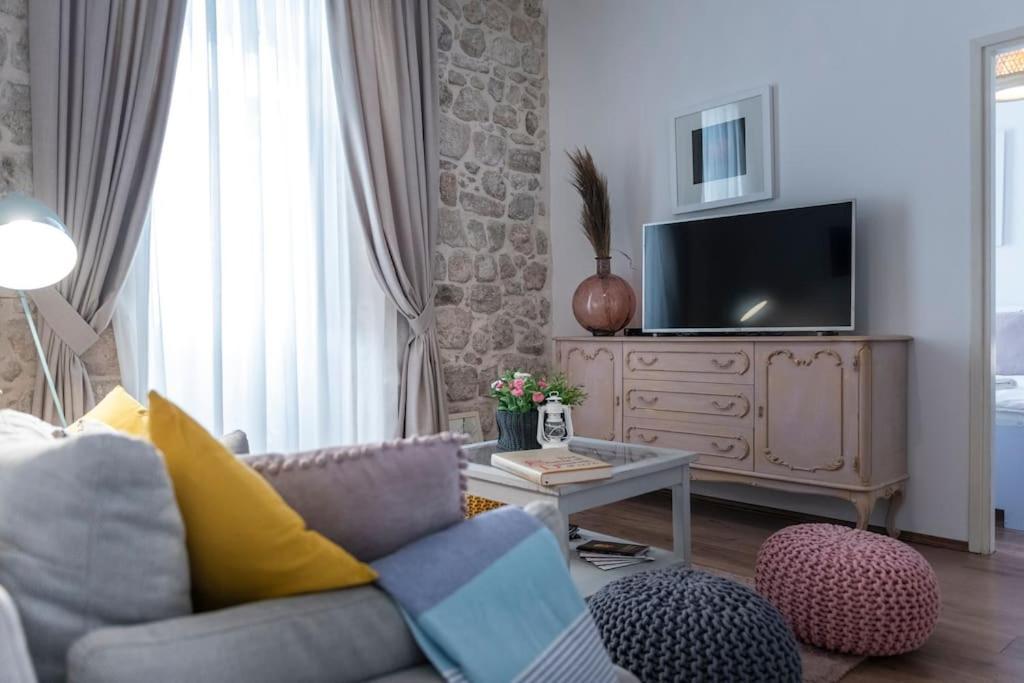 Flora-Heartbeat Old City Three Bedrooms Apartment ดูบรอฟนิก ภายนอก รูปภาพ