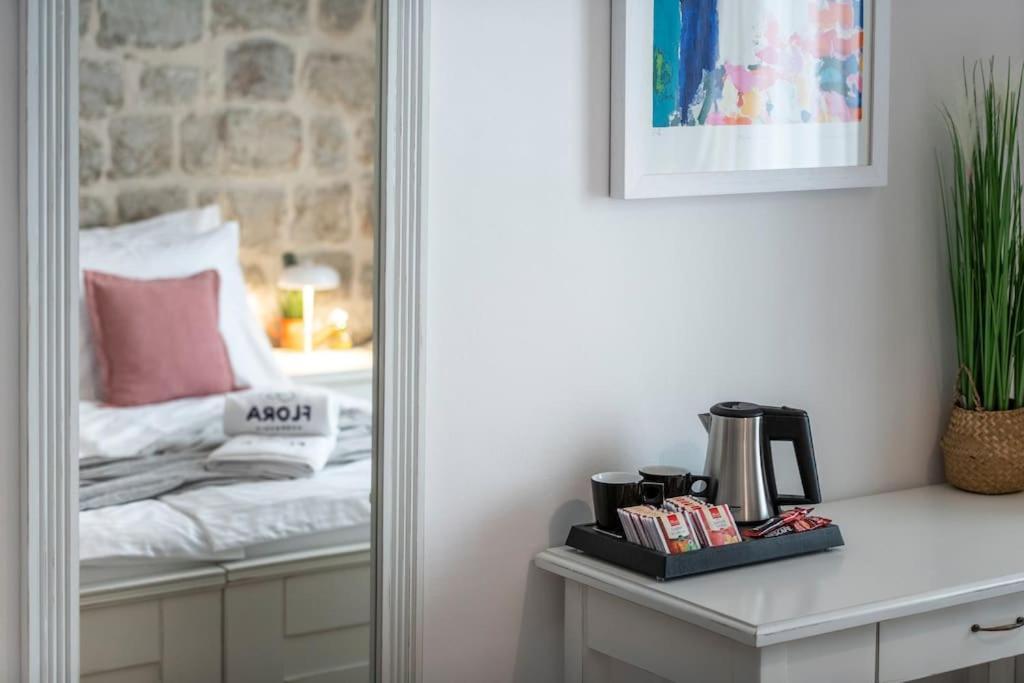 Flora-Heartbeat Old City Three Bedrooms Apartment ดูบรอฟนิก ภายนอก รูปภาพ