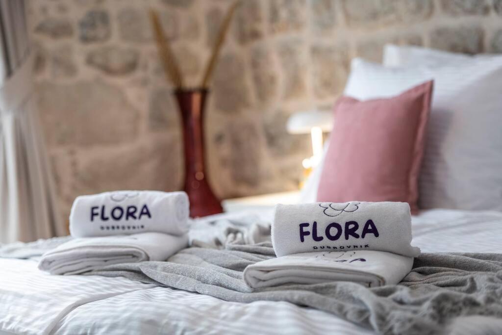Flora-Heartbeat Old City Three Bedrooms Apartment ดูบรอฟนิก ภายนอก รูปภาพ