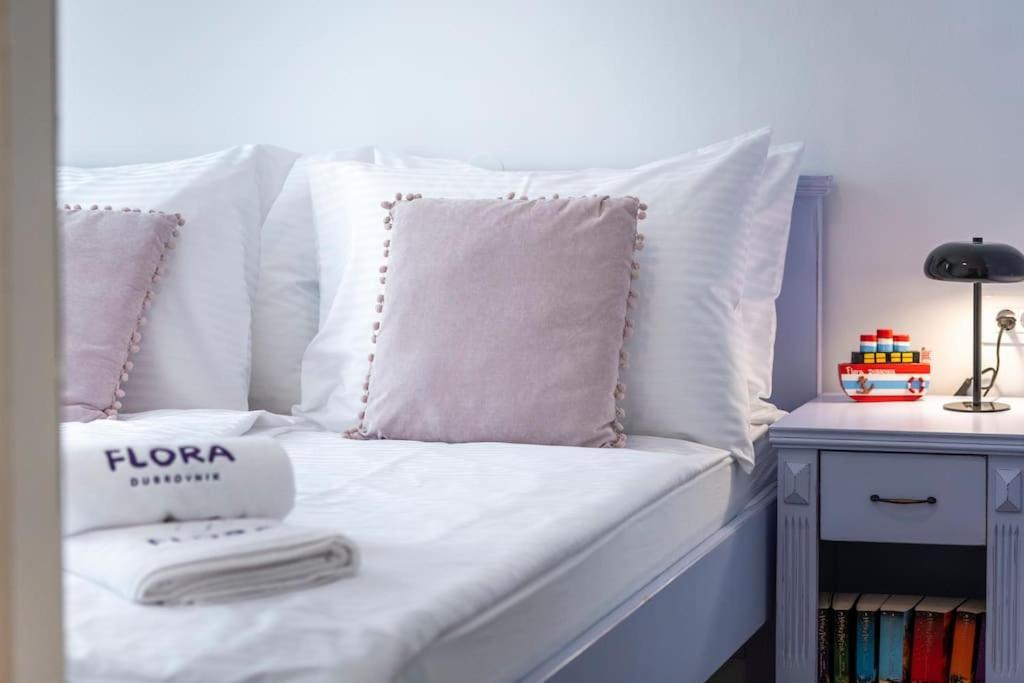 Flora-Heartbeat Old City Three Bedrooms Apartment ดูบรอฟนิก ภายนอก รูปภาพ