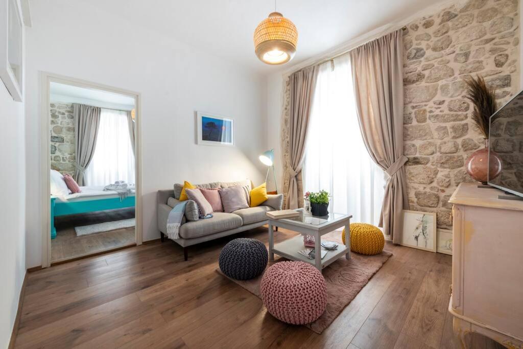 Flora-Heartbeat Old City Three Bedrooms Apartment ดูบรอฟนิก ภายนอก รูปภาพ