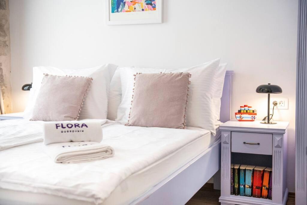 Flora-Heartbeat Old City Three Bedrooms Apartment ดูบรอฟนิก ภายนอก รูปภาพ