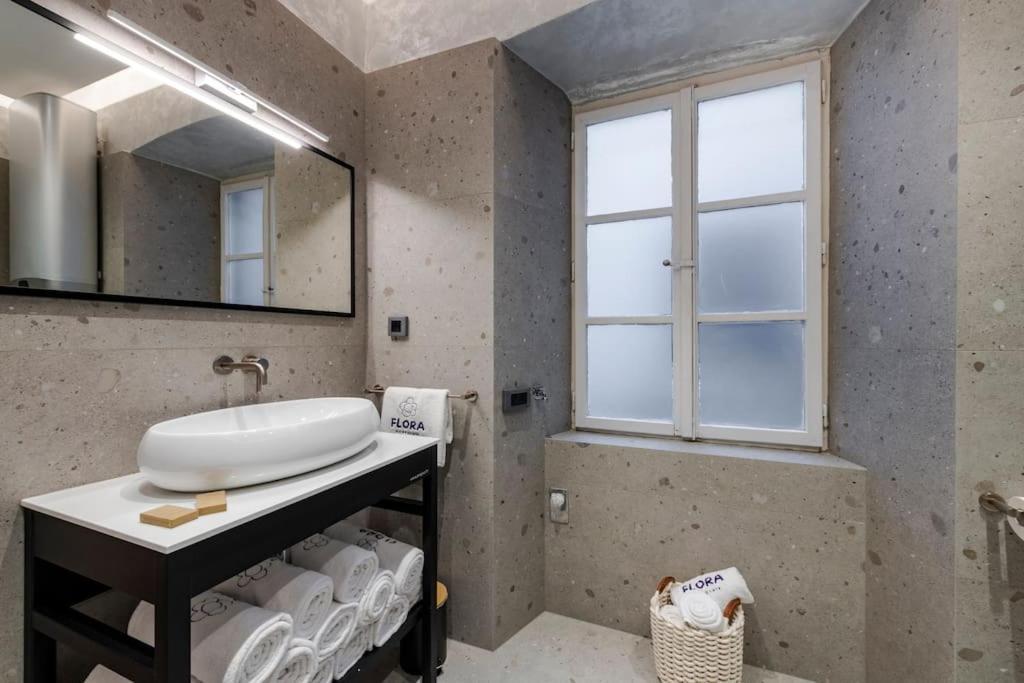 Flora-Heartbeat Old City Three Bedrooms Apartment ดูบรอฟนิก ภายนอก รูปภาพ